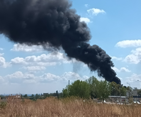 Няма пострадали при пожар в завод в Сливен