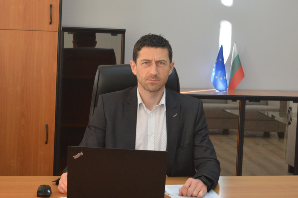 Уважаеми съграждани,
На 2 юни българският народ почита паметта на загиналите за свободата и независимостта на България. Достойният подвиг нанашите предци...