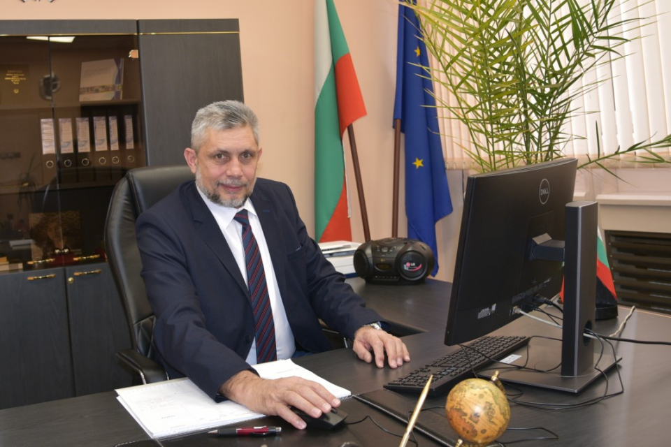 
Областният управител на Сливен Веселин Вълчев насрочи консултациите за определяне на състава на Районната избирателна комисия на 21-ви многомандатен...