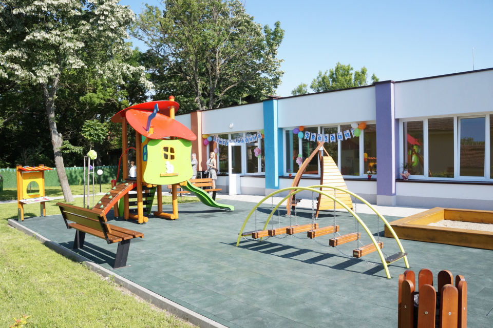 С две обновени сгради започват новата учебна 2023/ 2024 година детските градини на територията на община „Тунджа“ – новата сграда на втората група в с....