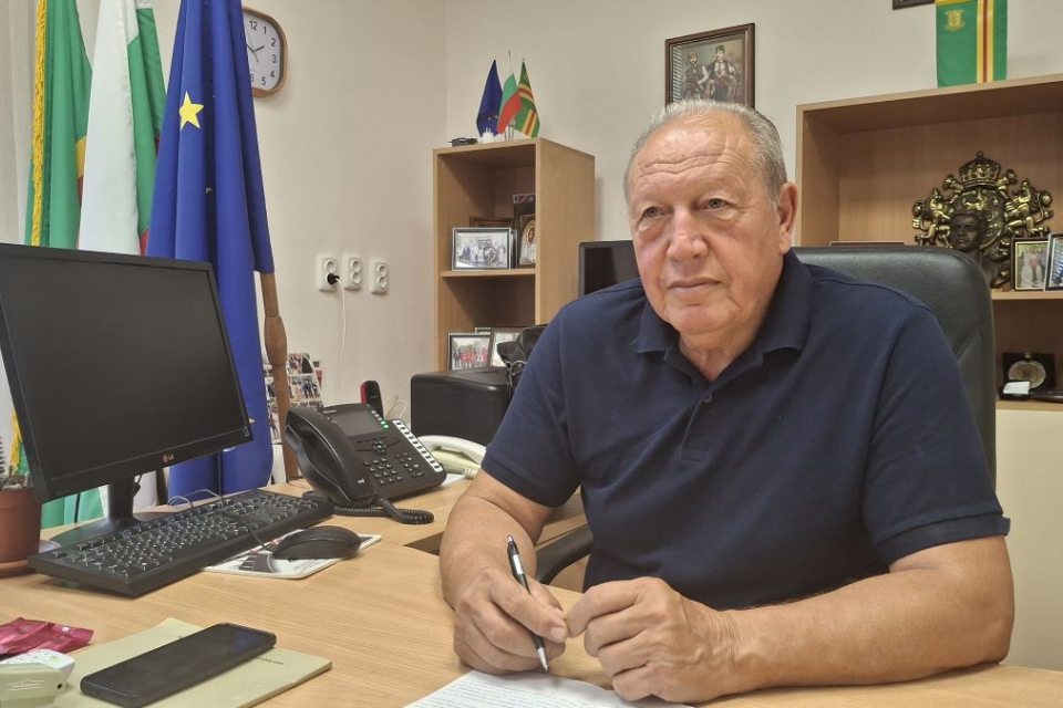Община Болярово е напълно подготвена за началото на учебната 2025/2026година. Кметът на общината Христо Христов се срещна с директора нанай-голямото учебно...