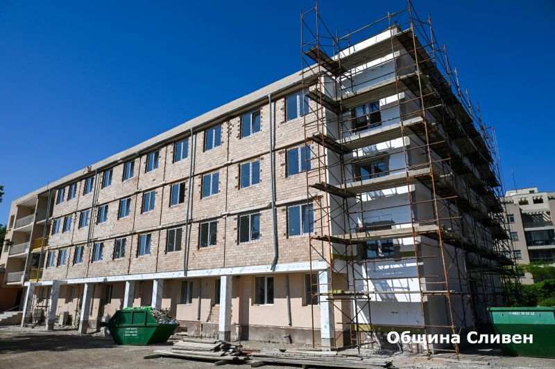 Въпреки големите предизвикателства и кратките срокове за изпълнение, Община Сливен продължава с дейностите по проекта за реформиране на Дома за стари хора....