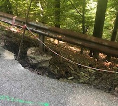 Общината укрепи свлачището в участъка от пътя Сливен-връх Българка-Раково. Предприети са бързи възстановителни действия, за да се избегнат инциденти и...