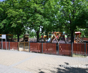 Община Сливен започна цялостен ремонт на детска площадка в парк „Юнак“