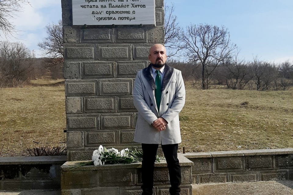 Община Стралджа отпуска 12 000 лева за цялостен ремонт на паметника на Панайот Хитов, който се намира в местността „Мараш“ край града. Това съобщи във...