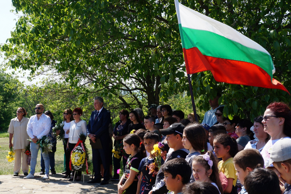 На 17 май пред паметника „Априлец“ отново се събраха поколения тунджанци, за да отбележат тържествено 146 години от Бояджишкия бунт, който превръща Бояджик...