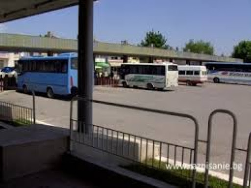 Община „Тунджа“ прекрати поръчката за обществен превоз на пътници по автобусни линии, които са част от областната транспортна схема, заради писмен отказ...