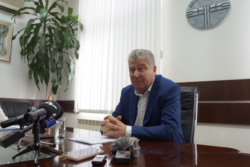 Асфалтиране на основни пътни отсечки, ремонти на уличната мрежа, благоустройство на читалища, изграждане на детски и спортни площадки. Това са само някои...