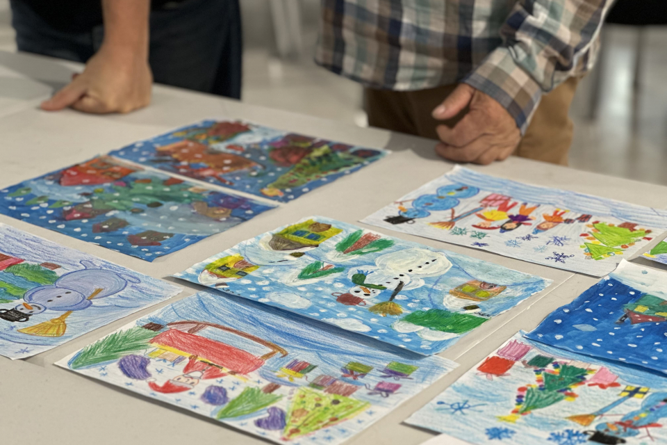 Днес в Ямбол ще бъдат наградени участниците в конкурса за детска рисунка „Коледа“.
1002 деца подкрепиха със свои рисунки благотворителната кампания на...