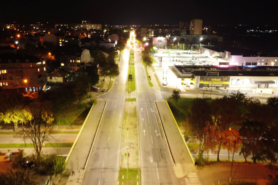 Община Ямбол започна основен ремонт, реконструкция и модернизация на уличното осветление в града - над 5100 нови LED осветителни тела ще бъдат поставени


В...