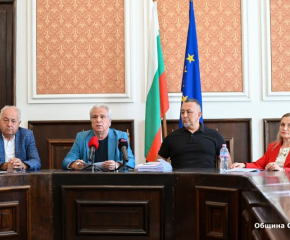 Общински съвет- Сливен удостоява с почетен знак ръководителите на звената на пожарната