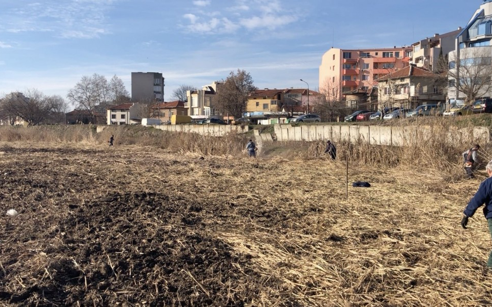 Кметът на Община Ямбол Валентин Ревански и председателят на Общински съвет Ямбол Антон Шиков подкрепят инициативата на учениците от Професионална гимназия...