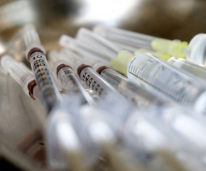 Очакват се ваксините за реимунизация на 100 ямболски медици
