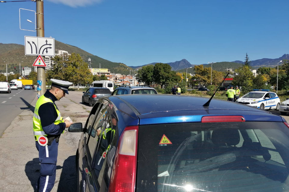 Установени са 5 водачи с алкохол и 6 неправоспособни
На територията на ОДМВР-Сливен се осъществява ежедневен контрол по пътна безопасност и се провеждат...