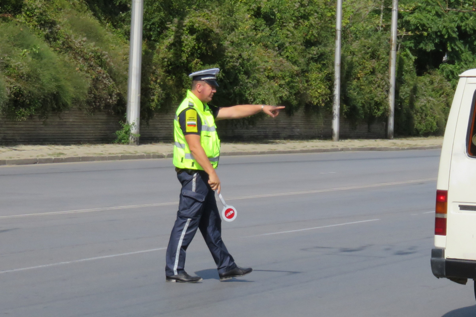 На територията на ОДМВР-Сливен се осъществява ежедневен контрол по пътна безопасност и се провеждат специализирани операции по контрол на скоростта, правоспособност,...