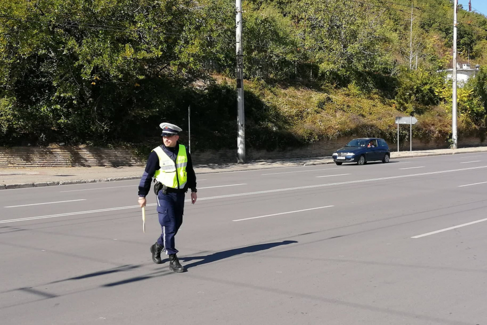 Заселено полицейско присъствие по време на Цветница

На територията на ОДМВР-Сливен се провеждат специализирани операции по контрол на скоростта и правоспособност....