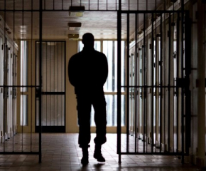 Опасен затворник е избягал от затворническо общежитие в Стара Загора