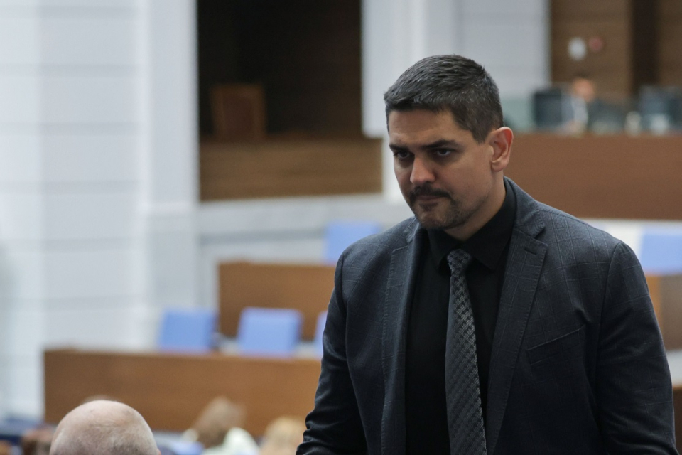 Пети вот на недоверие към правителството на Росен Желязков се задава на хоризонта. Партията на Радостин Василев МЕЧ предлага темата този път да е провал...