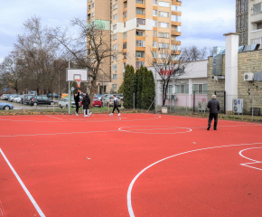 Още една спортна площадка за баскетбол е изградена в комплекс "Златен рог"