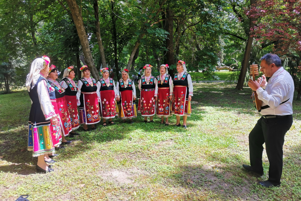 Денят на българския фолклор отбелязваме на 22 юни. Той е обявен през 2019 година от Министерството на културата, по идея на Ансамбъл „Чинари“ и с подкрепата...