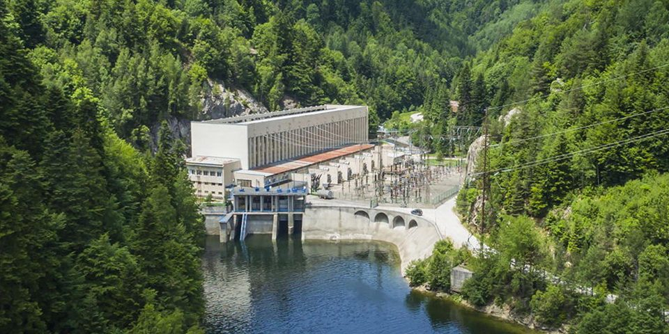 Oбновяването на част от най-голямата водно-електрическа каскада у нас - Белмекен - Сестримо - Чаира приключи. Днес ще бъде открита рехабилитираната ВЕЦ...