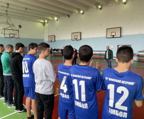 ОУ "Николай Петрини" е футболният шампион при учениците от 5-7 клас в приключилите Ученически спортни игри за 2021/2022 година в Ямбол