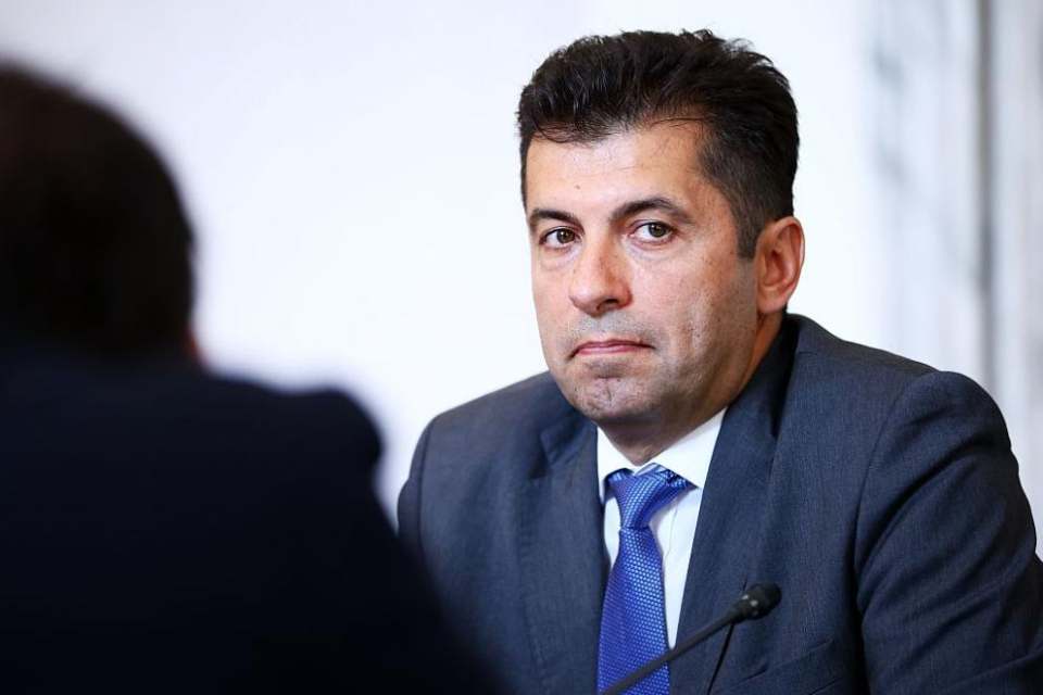 Парламентът гласува днес оставката като депутат на Кирил Петков. В понеделник бившият вече съпредседател на ПП внесе оставката си в Народното събрание.
Дотук...