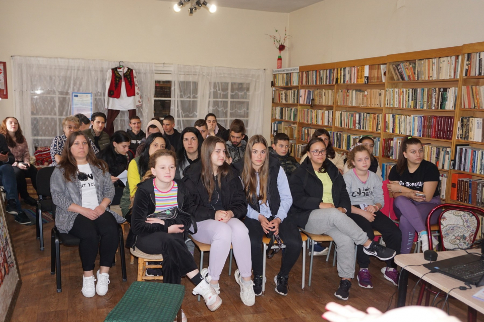 Първа работна сесия с младежи проведе Пилотна комисия МОСТ - Младежски Омбудсмански Съвет Тунджа на 22 април 2023 г. в залата на библиотеката на село Веселиново,...