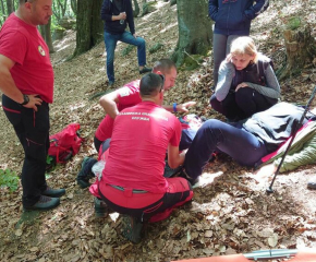 Планински спасители помогнаха на пострадала жена в Сливенския балкан