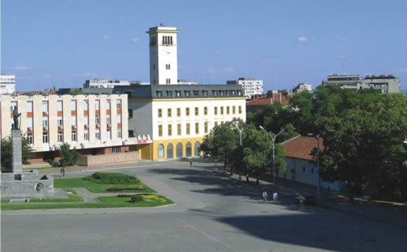 Централният градски площад „Хаджи Димитър“ в Сливен предстои да бъде временно затворен за автомобили. Причината е организирането и провеждането на две...