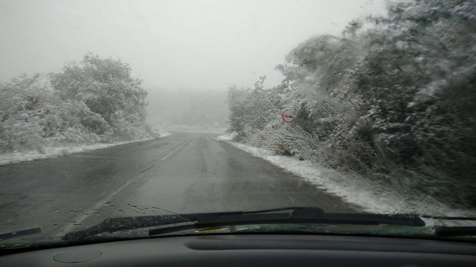 Всички републикански пътища на територията на Ямболска област са проходими при зимни условия. Настилките са почистени и обработени против заледяване след...