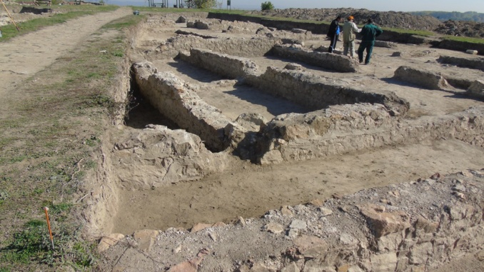 От 1 октомври се подновяват разкопките в Националния археологически резерват "Тракийски и античен град Кабиле", съобщи за 999 директорът на Регионалния...