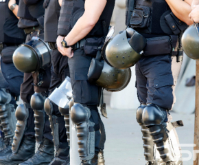 Полицейски протест и контрапротест се провеждат в София