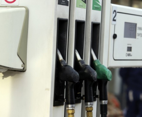 Помощта от 25 стотинки за литър гориво няма да е от 1 юли