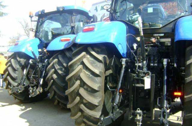 За трети пореден ден недоволни зърнопроизводители ще блокират с тежка техника граничните пунктове по границата с Румъния. 
Протестът срещу вноса на евтино...