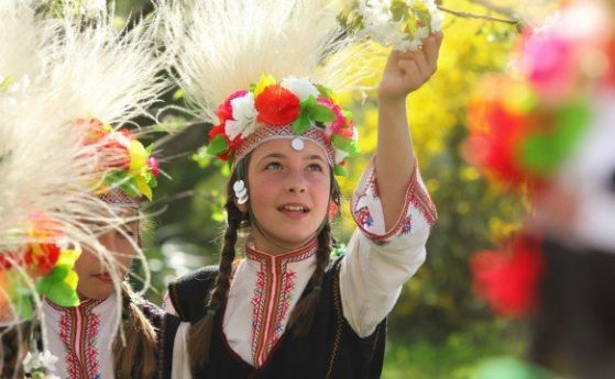 Днес Българската православна църква отбелязва Лазаровден. Той винаги се празнува в предпоследната събота преди Великден.
Лазаровден или Лазарница е християнски...