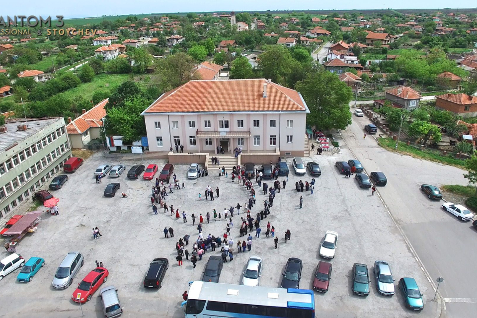На 28.05.2025 г. в административната сграда на Община „Тунджа“ ще бъдат подписани протоколи за откриване на строителна площадка и определяне на строителна...