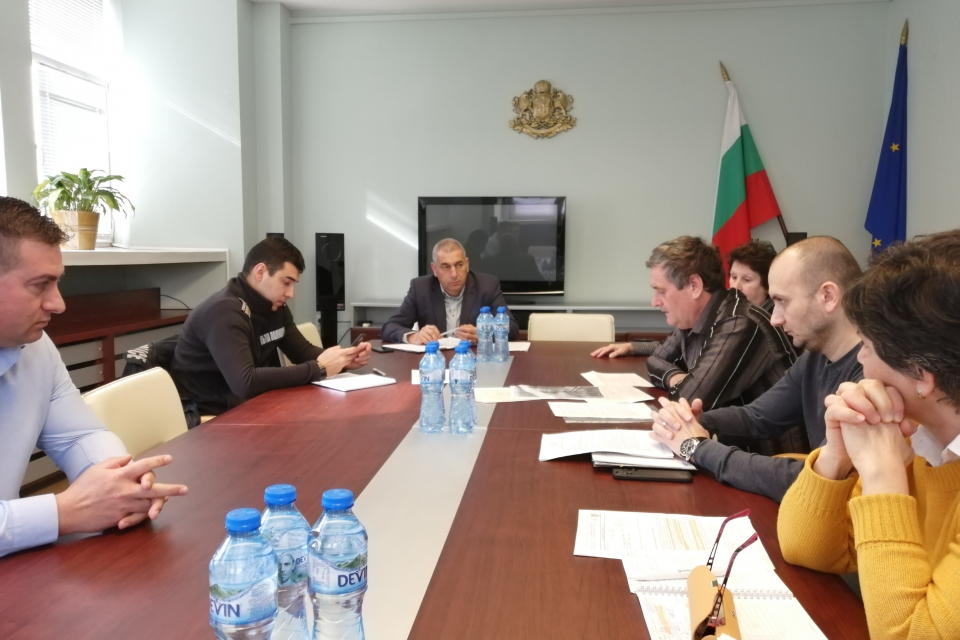Областната администрация бе домакин на среща, организирана по молба на ръководството на Железопътна секция-Бургас към ДП „Национална компания - железопътна...