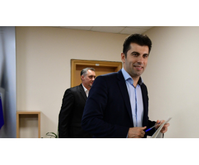 Премиерът Петков заминава на посещение в Скопие
