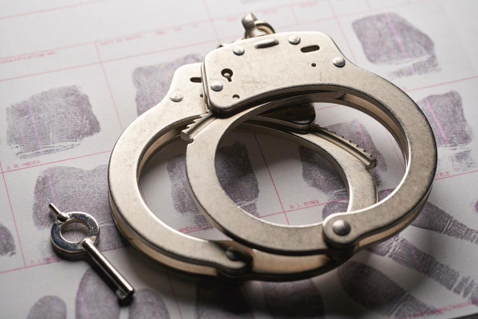 Девет души са обвинени за участие в организирана престъпна група за набиране на проститутки. Престъпната дейност е извършвана в София, съобщиха от спецпрокуратурата,...