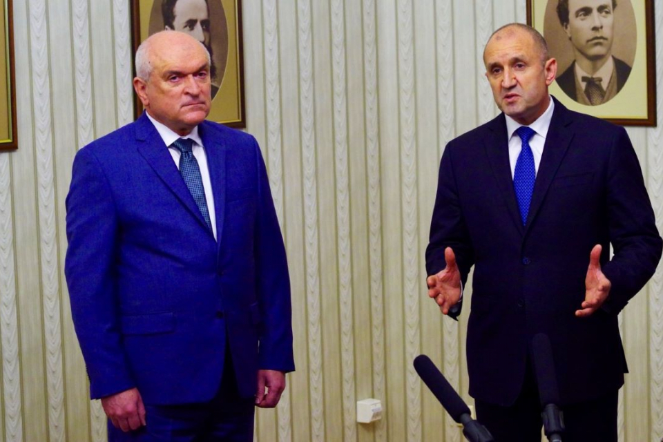 Държавният глава Румен Радев и служебният министър-председател Димитър Главчев ще проведат среща, за да обсъдят рокадите в кабинета. След като служебният...