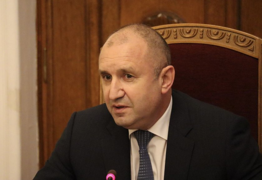 Президентът ще връчи мандат на ПГ на "БСП за България" за посочване на кандидат за министър-председател, съобщиха от президентството.
Това ще стане утре...