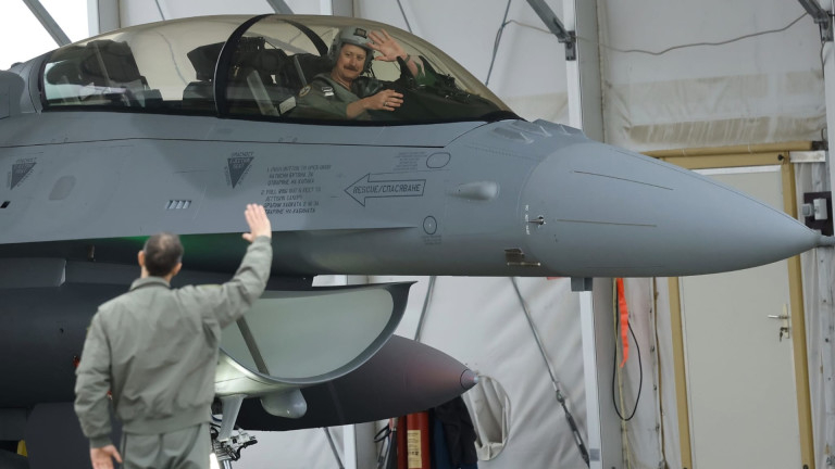 На двуместен самолет F-16 Block 70 е констатиран теч на гориво от един от вътрешните отсеци за разполагане на горивните резервоари, а представител на "Локхийд...