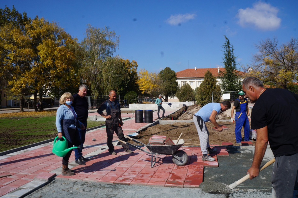 Приключва асфалтирането на две улици в селата Кукорево и Веселиново. Рехабилитацията на уличната мрежа се извършва с общински средства. Тя е част от ангажимента...