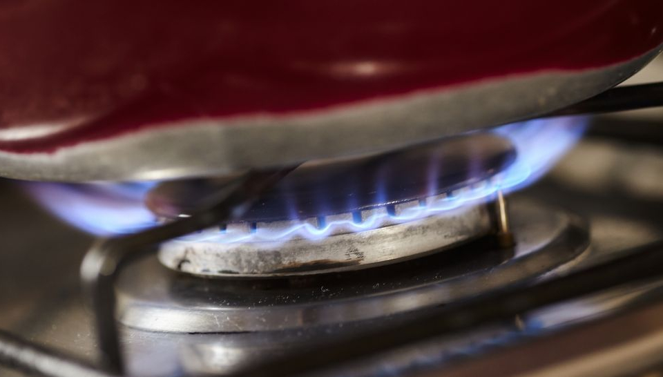 От днес влизат в сила по-високите цени на природния газ. Енергийният регулатор ще реши с колко точно ще поскъпне горивото в ранния следобед.
Вече е ясно,...