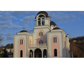 Продължава изографисването на катедралния храм "Св. св. Кирил и Методий" в Ловеч