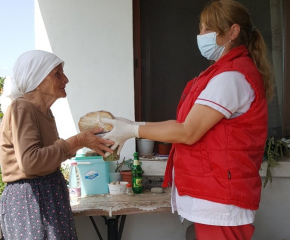 Продължава предоставянето на безплатен топъл обяд в община "Тунджа"
