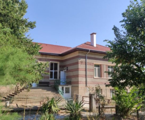 Продължават ремонтните дейности в селата в Сливенско
