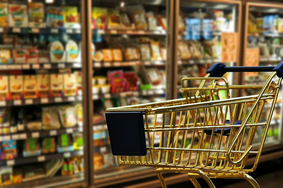100% от месото, млечните продукти, зеленчуците, предлагани в големите търговски вериги у нас да са българско производство. За това настояват производители....