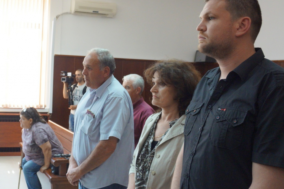 За пореден път е отложен процесът в Бургаския апелативен съд срещу нападателите на таксиметровия шофьор Апостол Вълчев от Ямбол. След три отглагания, делото...